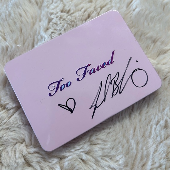Too Faced Totally Cute Eyeshadow Palette - Signed by Co founder Jerrod Blandino - Picture 4 of 8